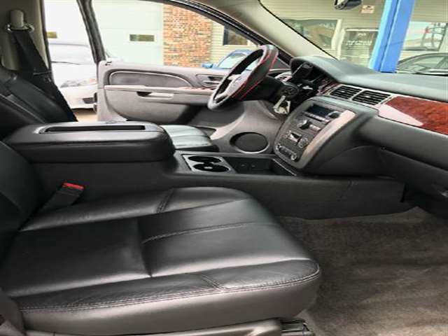 2011 GMC Yukon XL 4x4 SLT 1500 4dr SUV